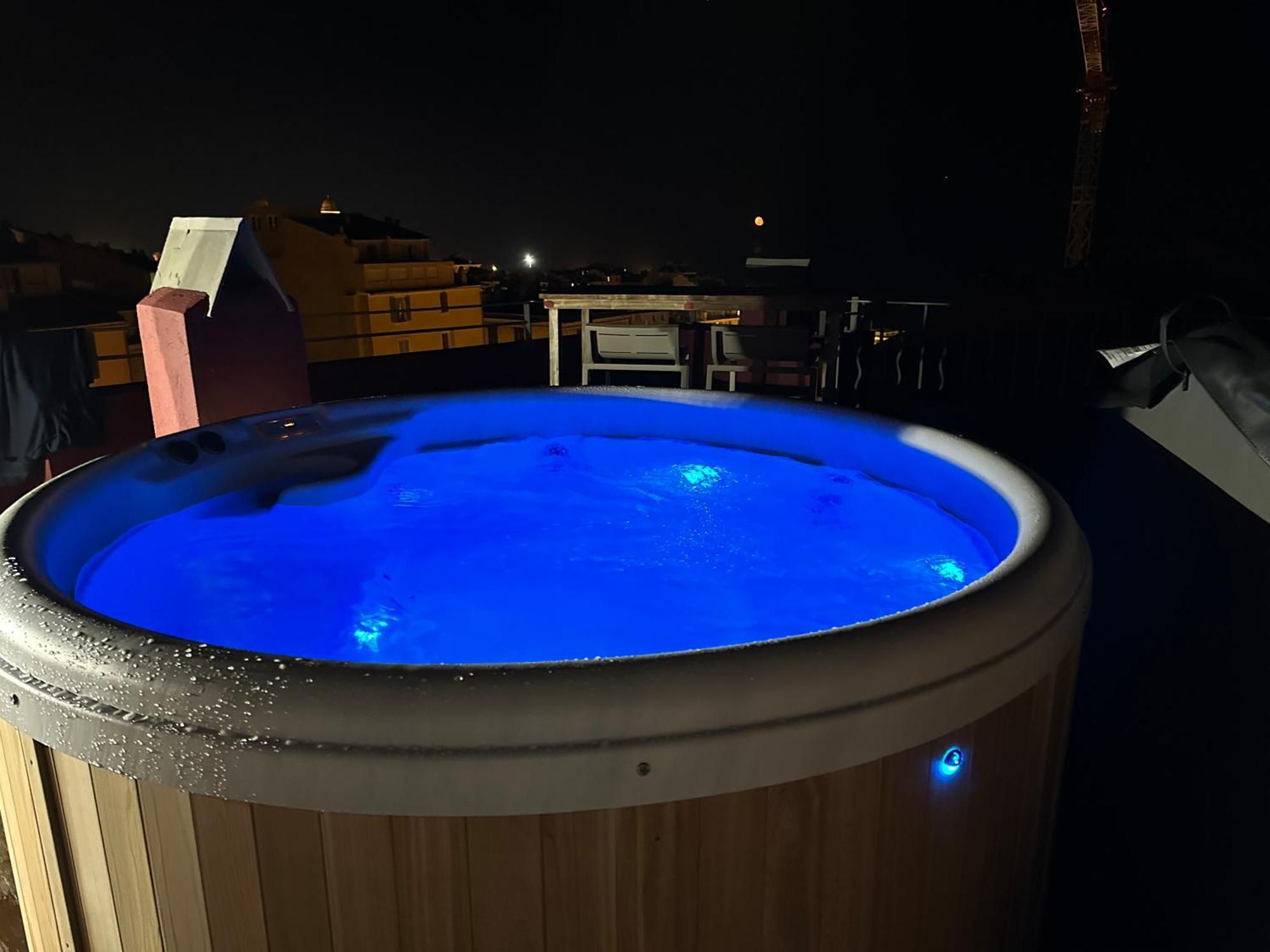 Pepites Bastiaises Vatta Roof Jacuzzi Vue Vieux Port Bastia (Corsica)